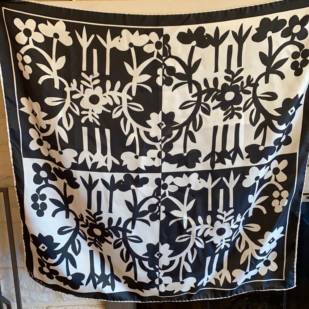 Vintage Black & White VERA Scarf